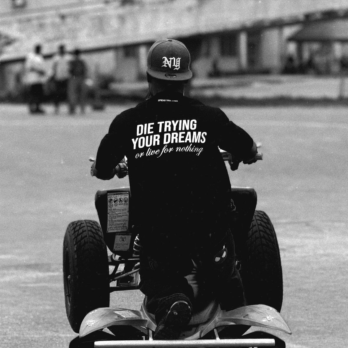 Dreams Tee black